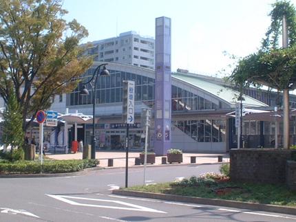 現在の藤枝駅舎の写真