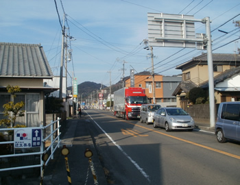 平成24年現在の市道横井御仮谷線の写真
